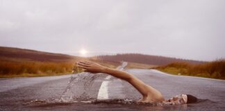 Czy pływanie wzmacnia mięśnie dna miednicy?