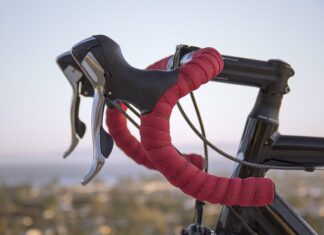 Czy hamulce same się odpowietrza?