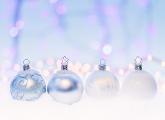 W czym obtoczyć kulki serowe?